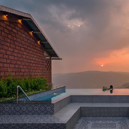 Skai Villa By Hill Staytion Панчгани Екстериор снимка