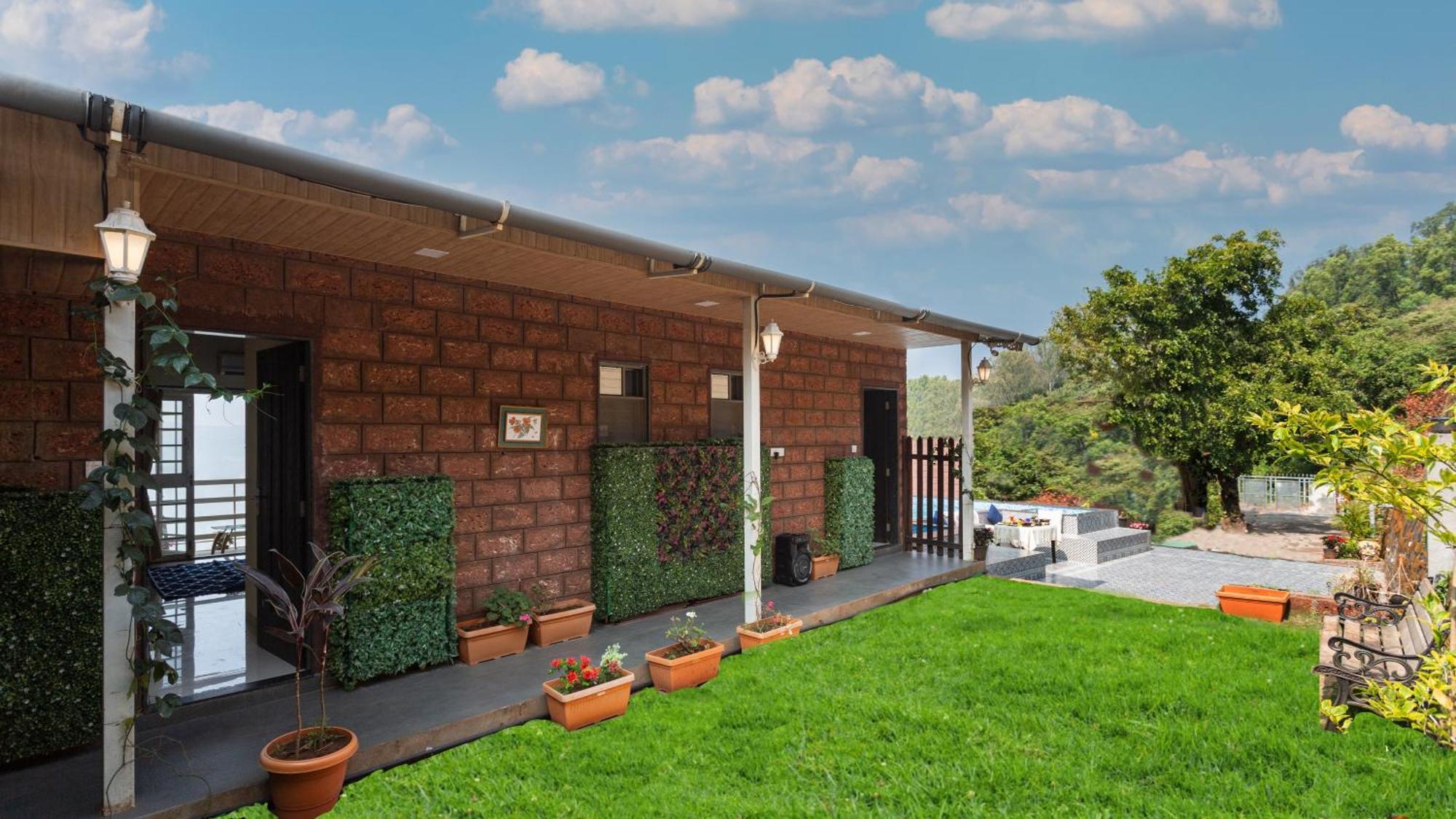 Skai Villa By Hill Staytion Панчгани Екстериор снимка