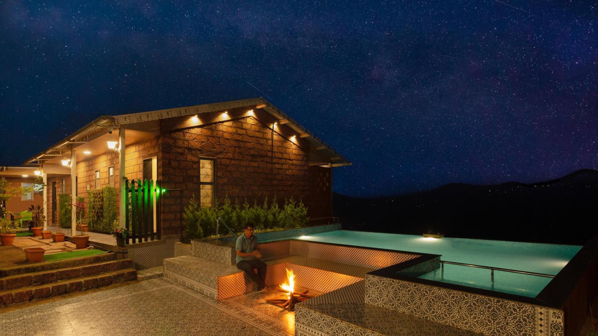 Skai Villa By Hill Staytion Панчгани Екстериор снимка